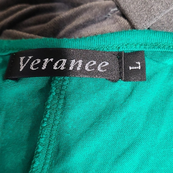 TUNIC: Green Sleeveless Tunic - Picture 3 of 4